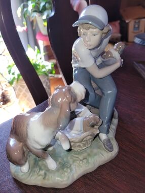 Lladro - "This One's Mine" - A Boy With A Dog And Puppies - Figurine 5376